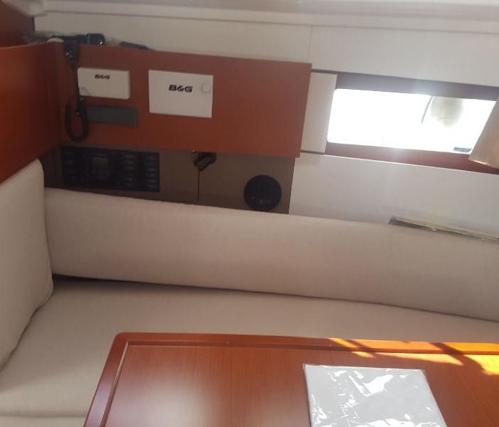 Matilde | Oceanis 38.1 photo 5