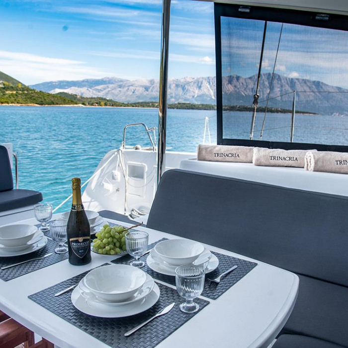 Bonobo | Lagoon 40 photo 8