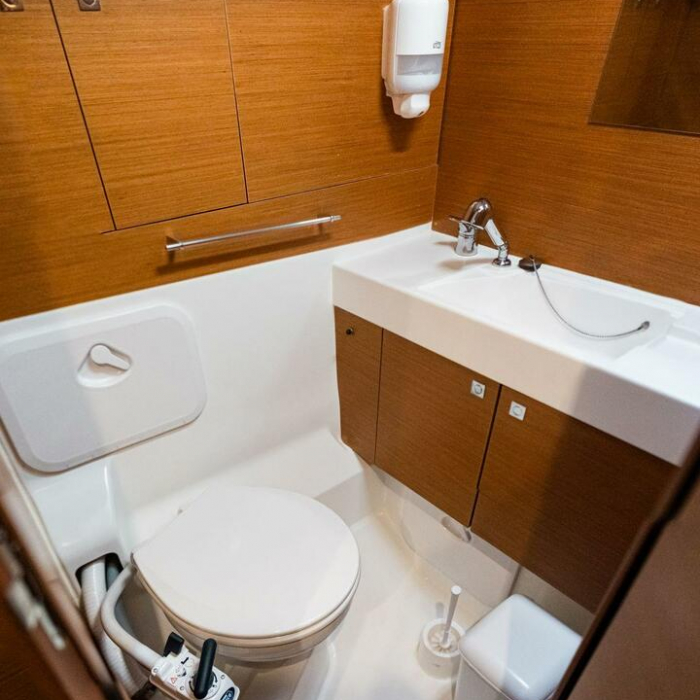 FILIPPOS I  <b><FONT COLOR="RED"> Boat location in LEFKAS MARINA, D-marin </FONT COLOR></b> 1 SUP FREE | Sun Odyssey 479 photo 19