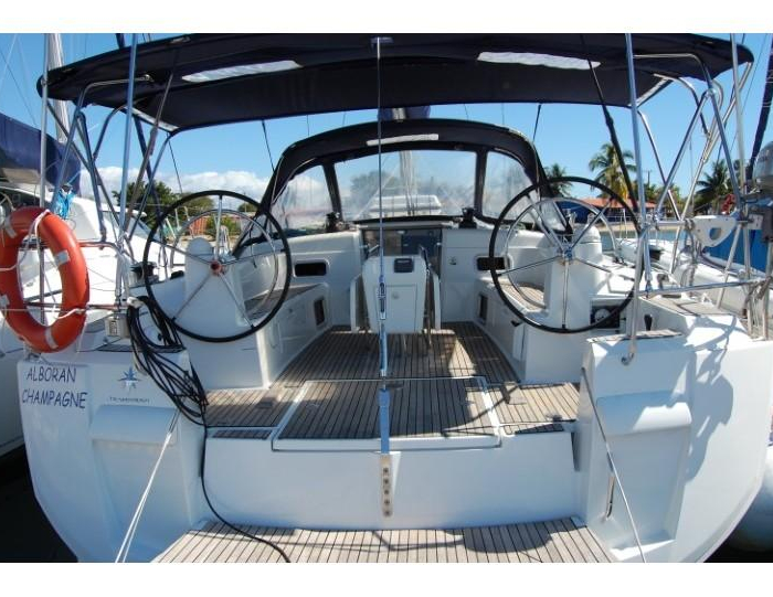 Alboran Champagne (Radazul) | Sun Odyssey 519 photo 2