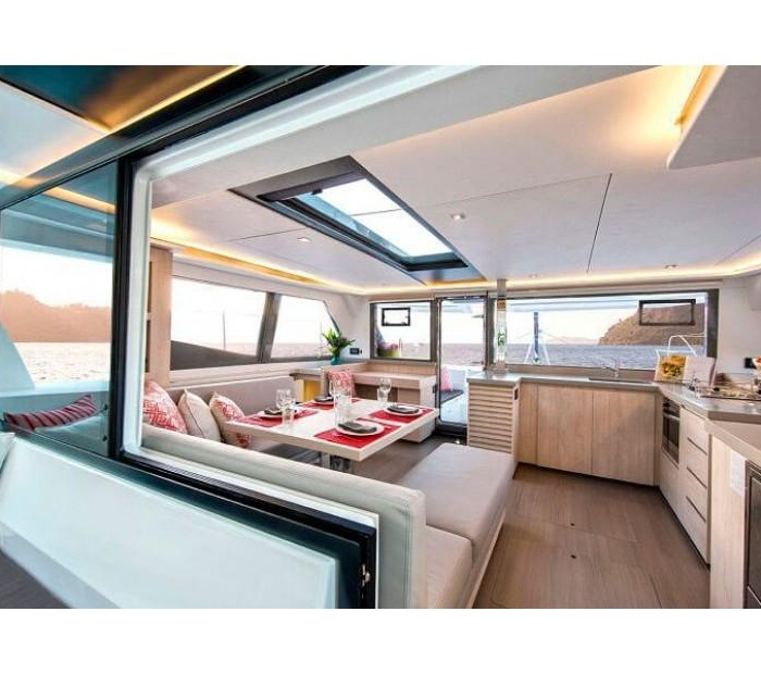 Marina | Leopard 45 photo 12