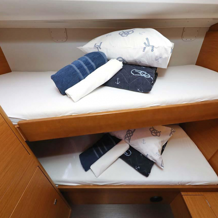 Lucia 1 | Dufour 430 photo 12