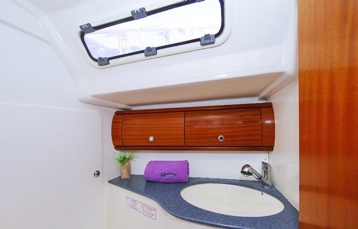 Scorpion | Bavaria 44 photo 13