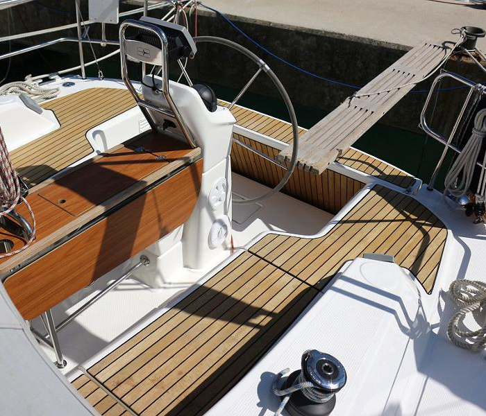 Chiara | BAVARIA C 33 photo 4