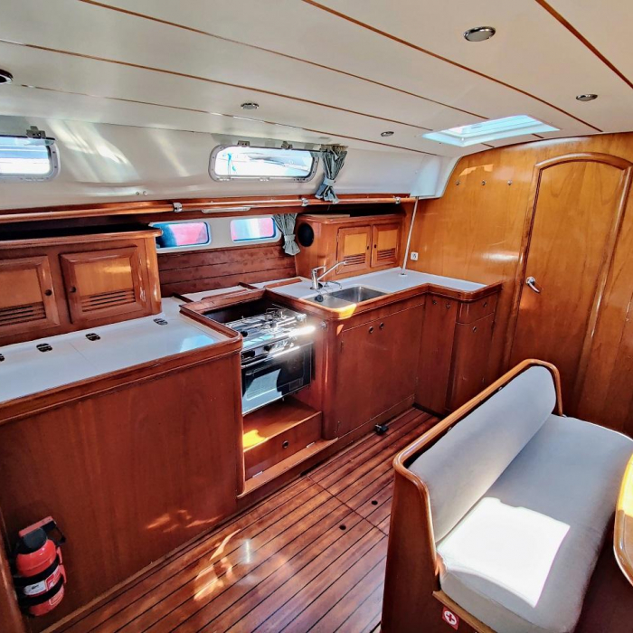 Rose Runner | Oceanis Clipper 461 photo 6