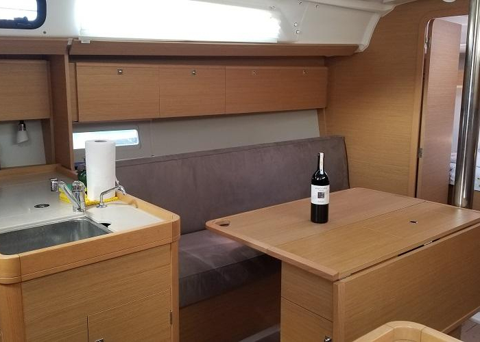 Ares | Dufour 360 photo 13