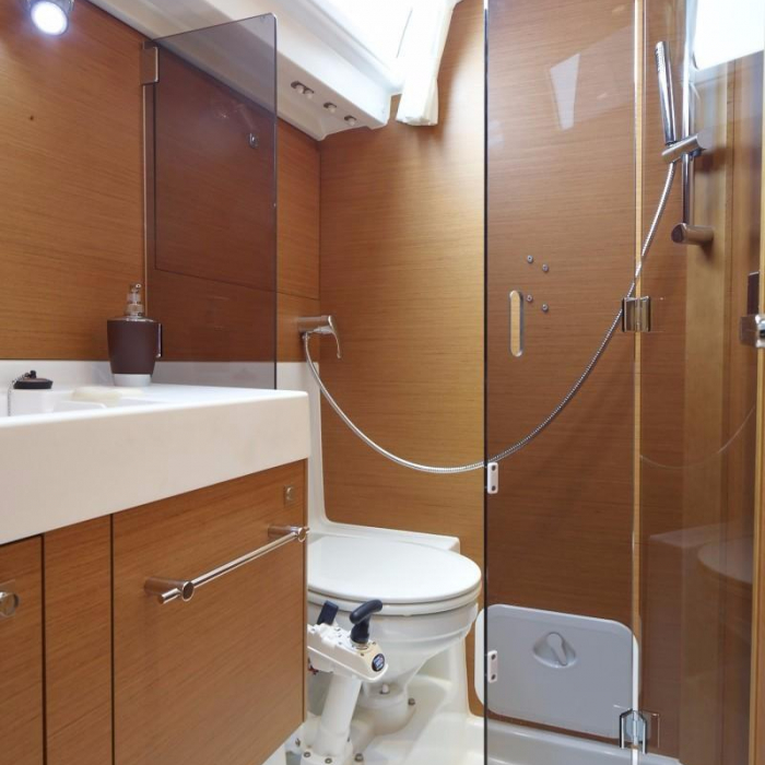 NOSY BE_DB | Sun Odyssey 519 photo 8