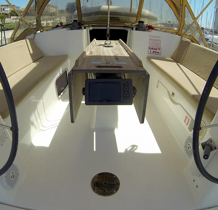 Lara | Dufour 335 GL photo 7