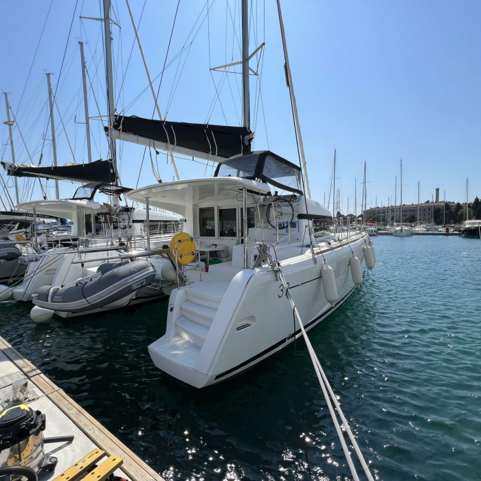 Nirvana | Lagoon 39 photo 2