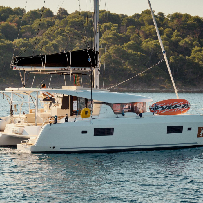 Barney | Lagoon 42 photo 6