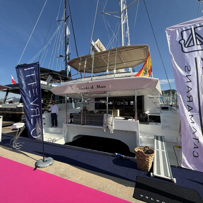 Siente El Mar | Dufour 48 Catamaran photo 4