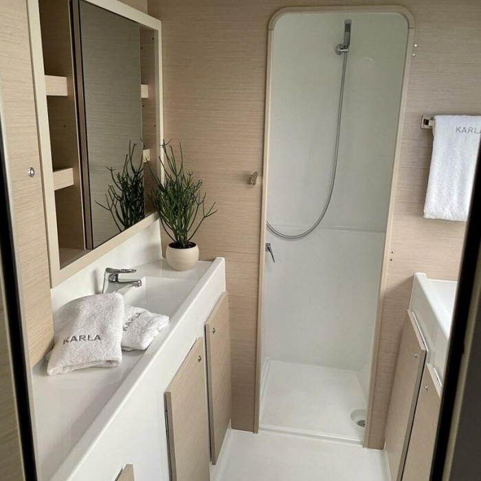 Karla | Lagoon 42 photo 4