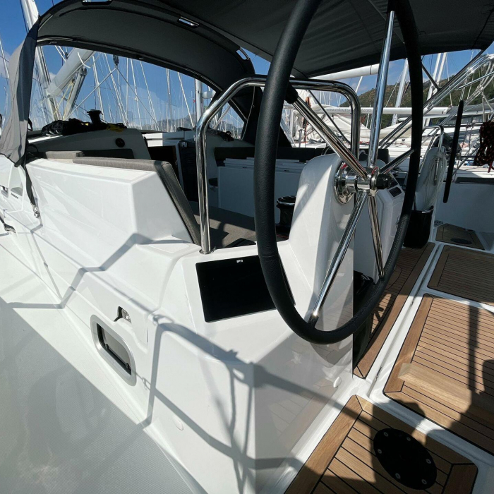 Yakamozi | Sun Odyssey 440 photo 7