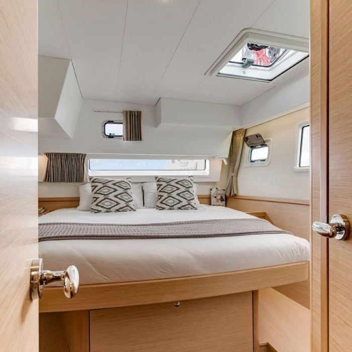 HeyBlue | Lagoon 42 photo 64