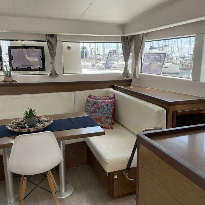 Catalina | Lagoon 40 photo 3