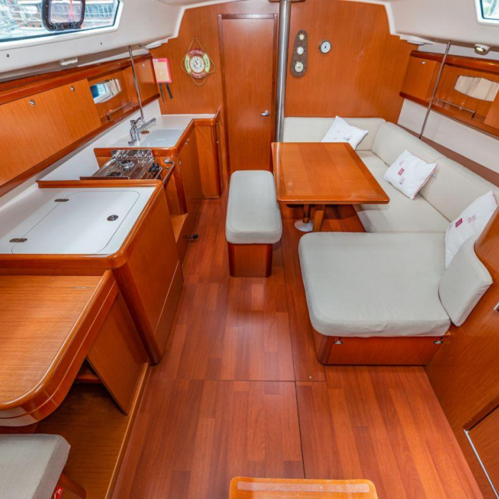 Classic | Oceanis 40 photo 5