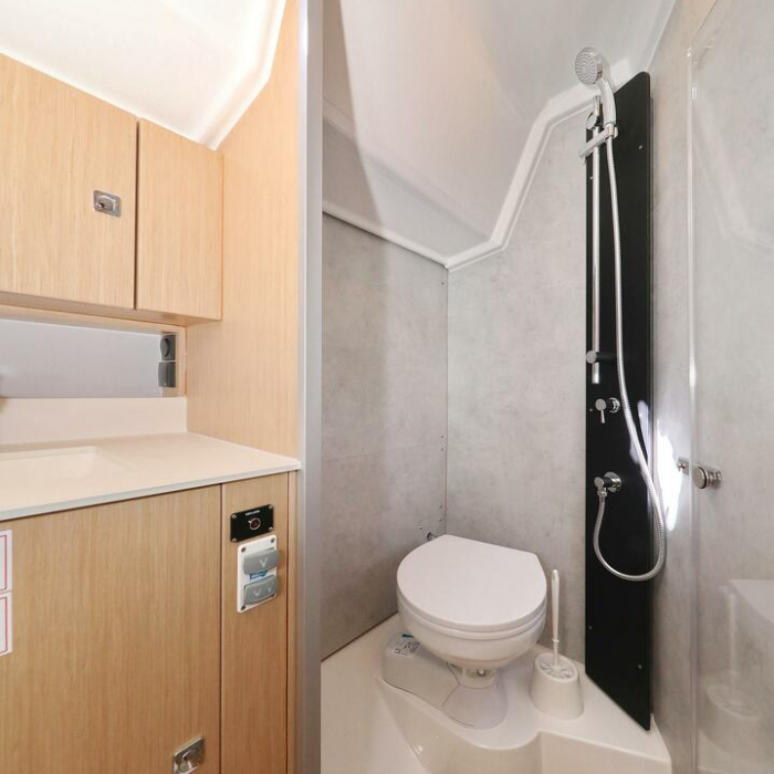 Levente | Bavaria C42 photo 13