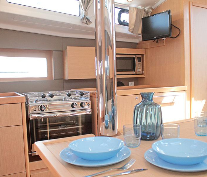 Freedom | Oceanis 38.1 photo 9