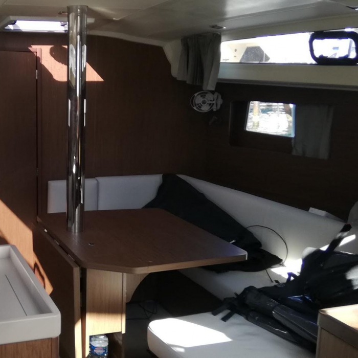 Chica | Oceanis 38.1 photo 3