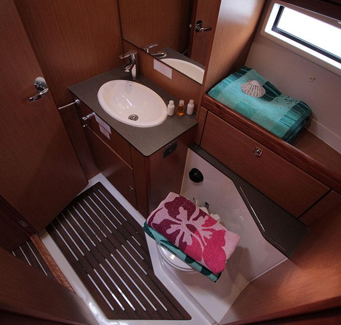 Maximum | Bavaria Cruiser 56 photo 11