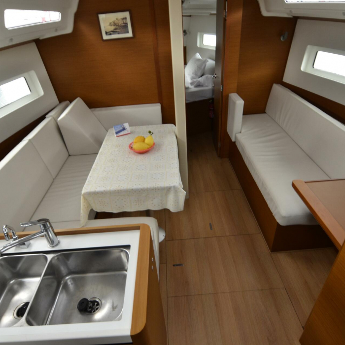 Philippa | Sun Odyssey 380 photo 5