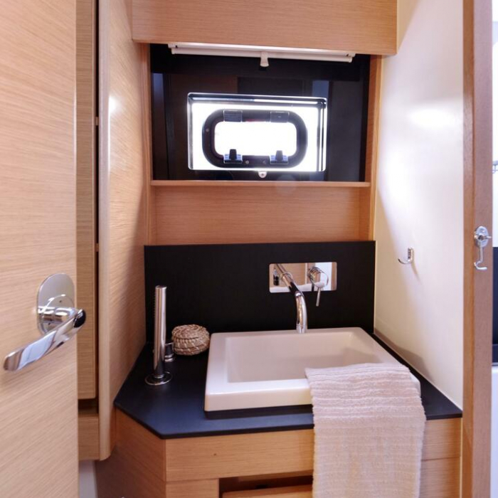 Fiammetta - A/C, Generator, Water maker | Nautitech 46 Fly photo 19