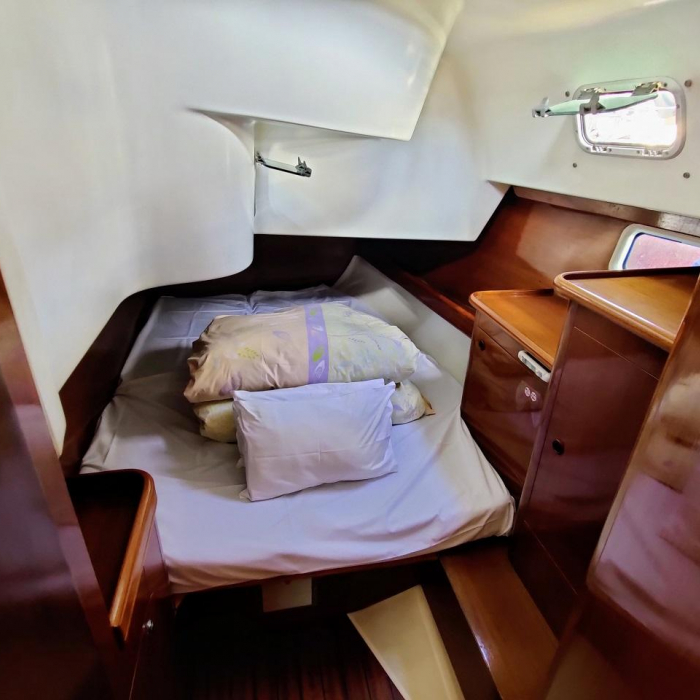 Rose Runner | Oceanis Clipper 461 photo 14