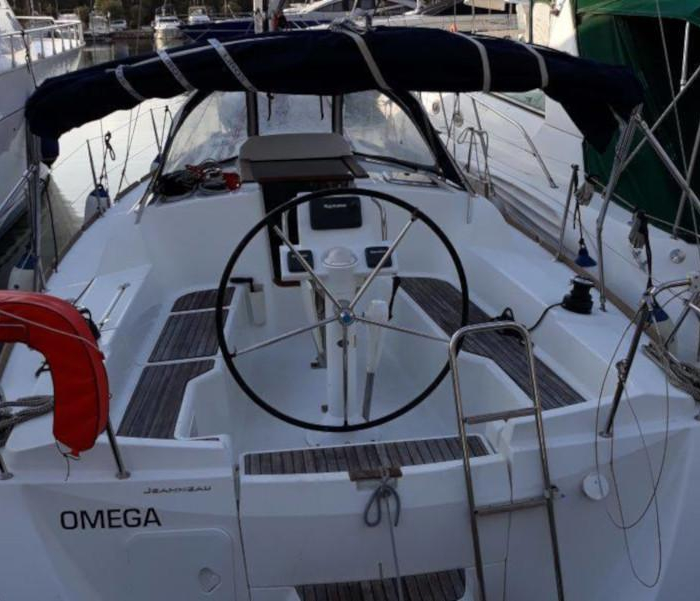 Omega | Sun Odyssey 33i photo 1