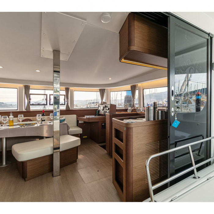 Verne | Lagoon 42 photo 8