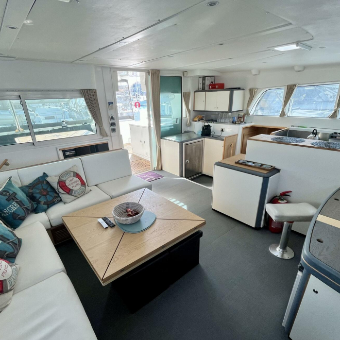 Infinity | Lagoon 500 photo 9