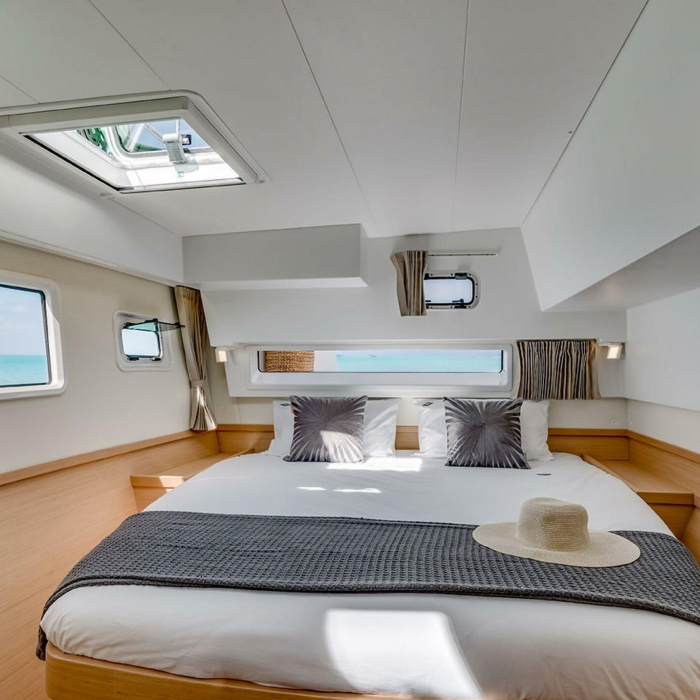 HeyBlue | Lagoon 42 photo 63