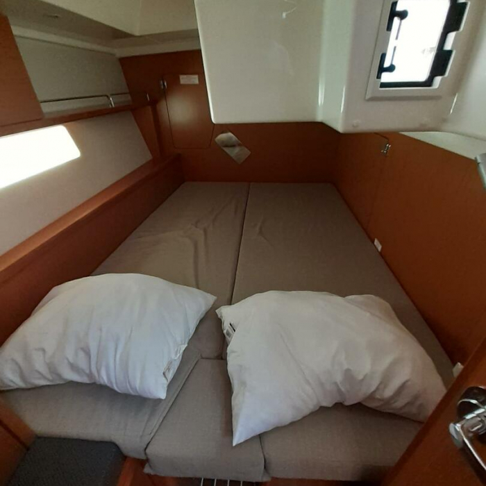 Economy | Bavaria C45 Holiday photo 14