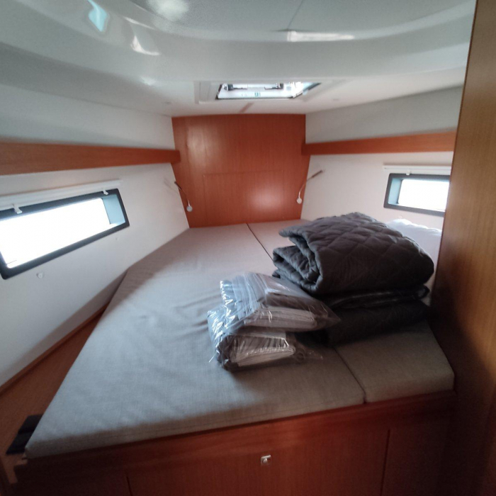 Nirvana | Bavaria C42 photo 3