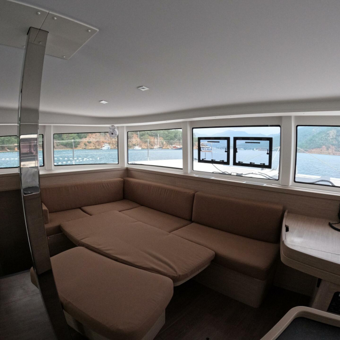 Rena | Lagoon 42 photo 9