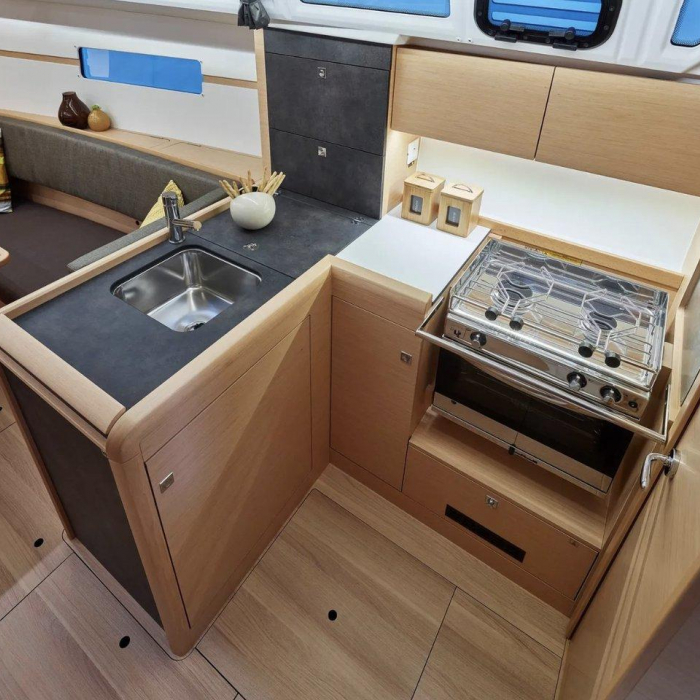 Mia | Sun Odyssey 349 photo 9