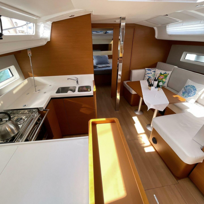 Yakamozi | Sun Odyssey 440 photo 4