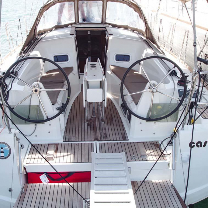 Castor | Sun Odyssey 349 photo 3