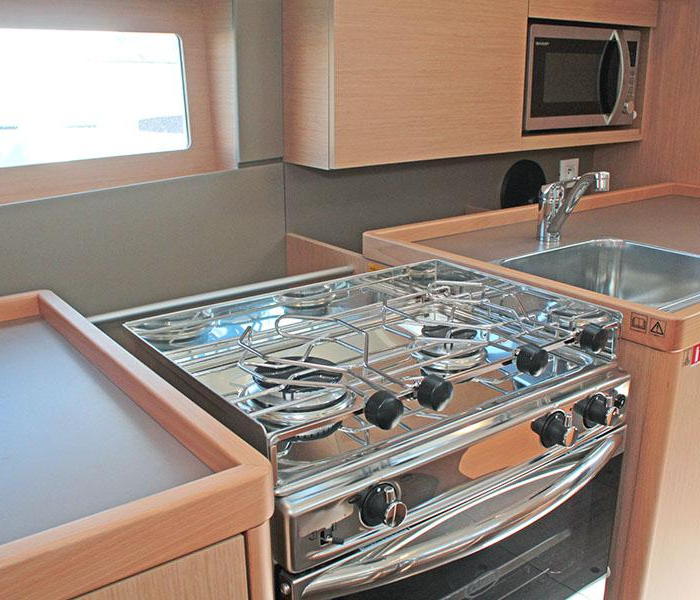 BOHEMIAN RHAPSODY | Oceanis 38.1 photo 10