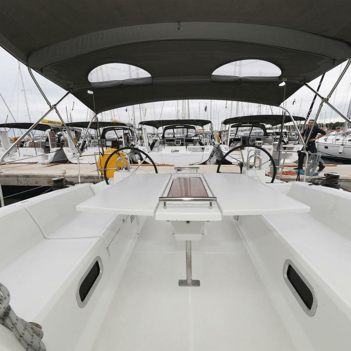 One | Oceanis 38 photo 33