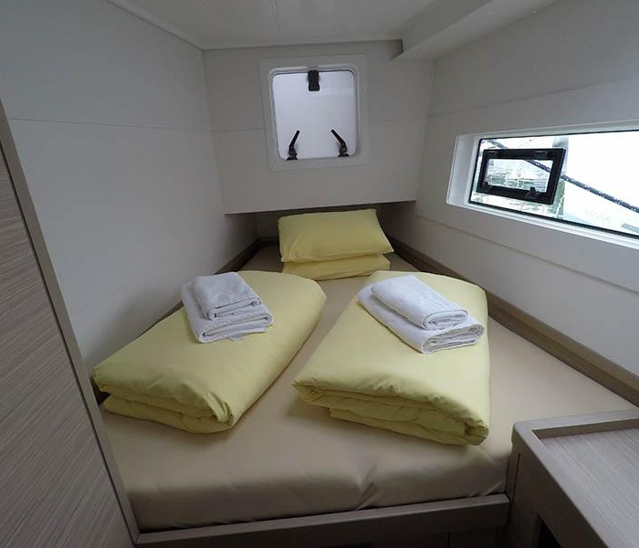 Tom Cat | Lagoon 40 photo 19