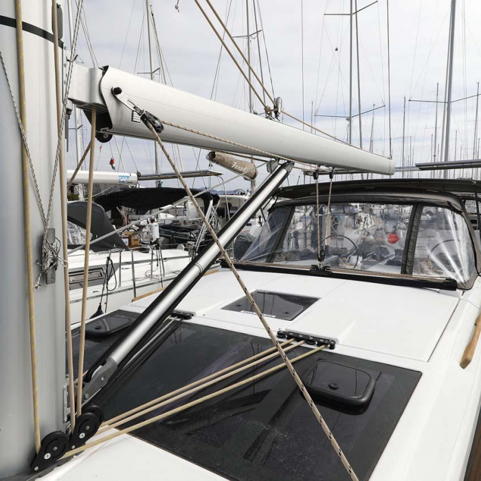 Lucia 1 | Dufour 430 photo 26