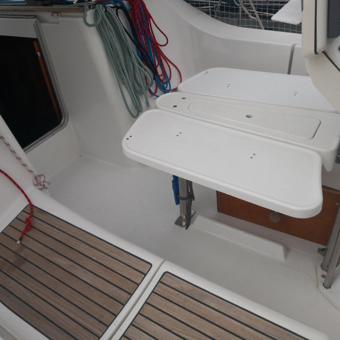 Andromeda | Beneteau 393 photo 7