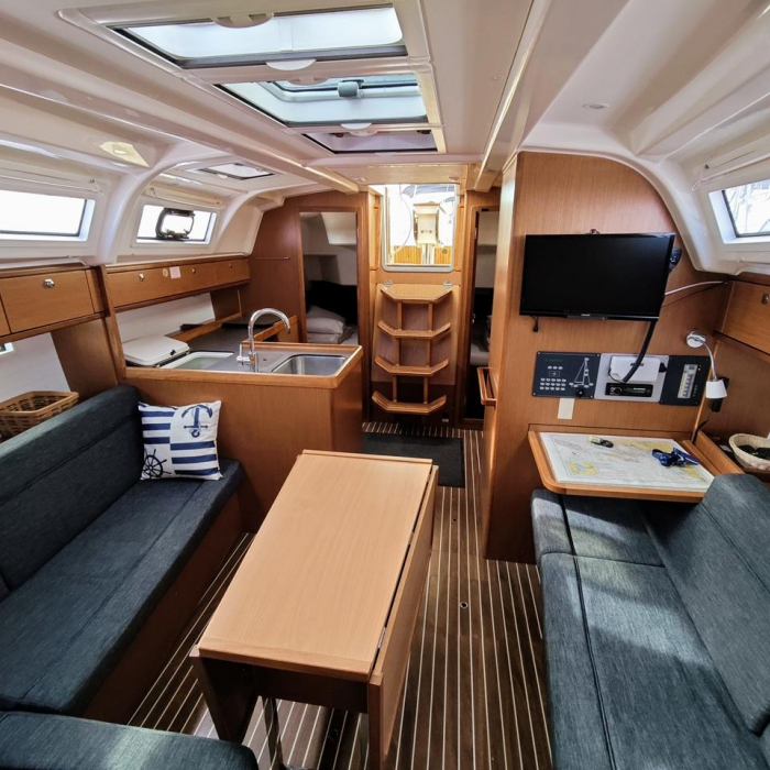 Hana | Bavaria Cruiser 37 photo 4