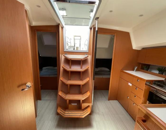 Prestige | Bavaria C42 photo 11
