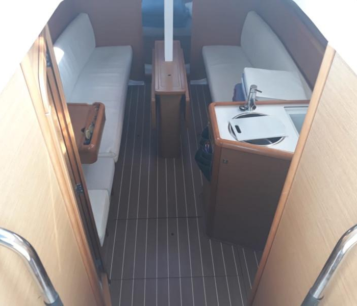 Britannia | Sun Odyssey 33i photo 3