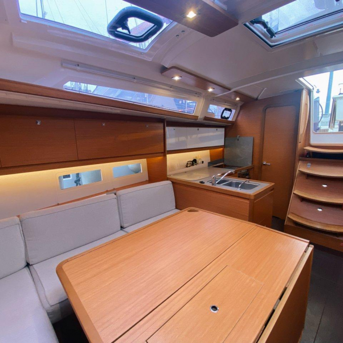 Jelo | Dufour 390 GL photo 6