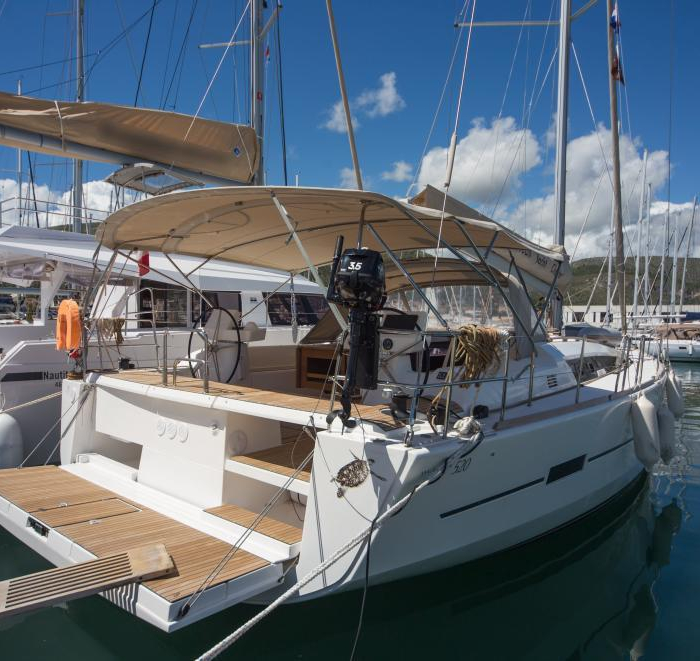 Houat | Dufour 520 GL photo 13