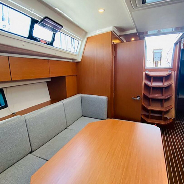 Class | Bavaria C42 photo 6