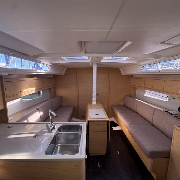 Thais | Dufour 37 photo 4
