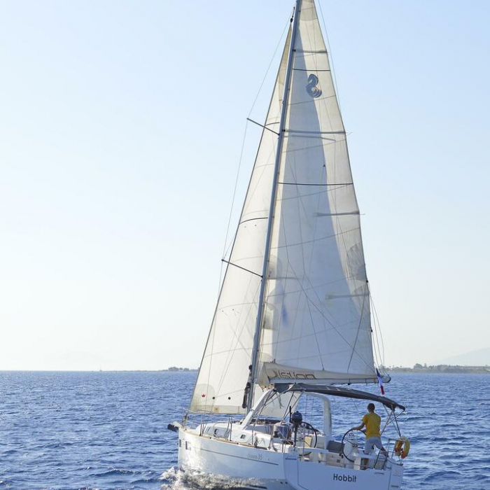 Hobbit | Oceanis 35 photo 7